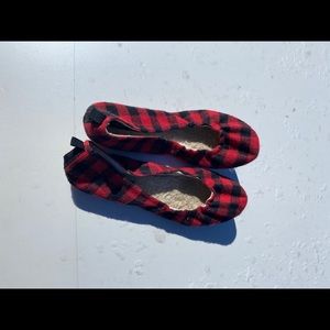 American eagle checked flat shoes
